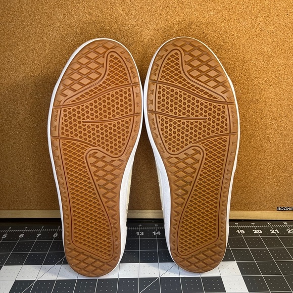 Vans
Sesame Street
The Lizzie
Brand new - Picture 5 of 11